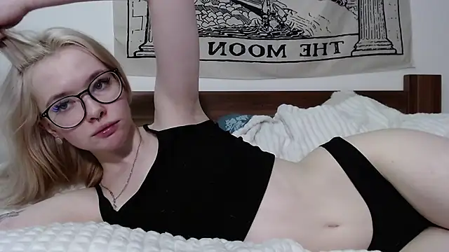 Sataobby nude live chat in sexy room