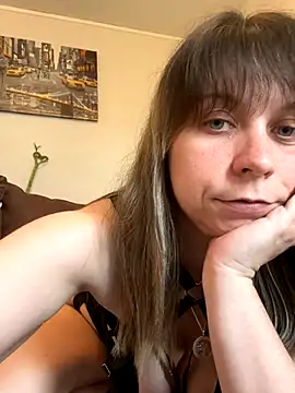 Aphrodite-22 nude live chat in sexy room