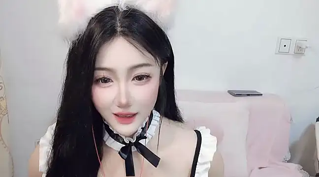 Ash-On nude live chat in sexy room