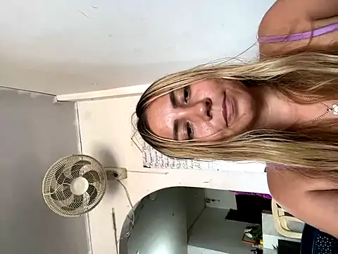 Brittanyrosex nude live chat in sexy room