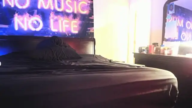 EnticingAaliyah nude live chat in sexy room