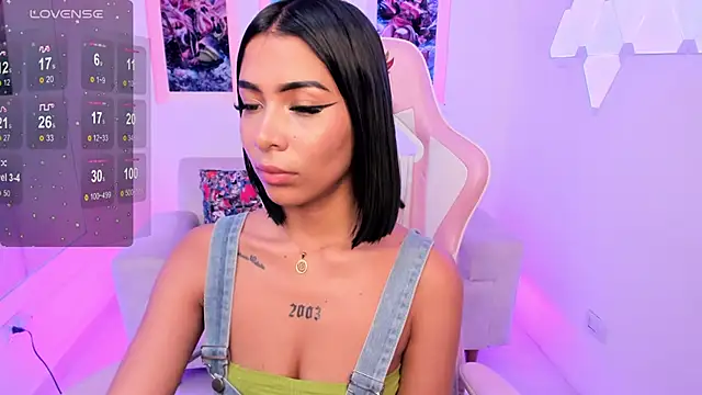 MaddyWattson nude live chat in sexy room