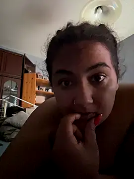 Madsion23 nude live chat in sexy room