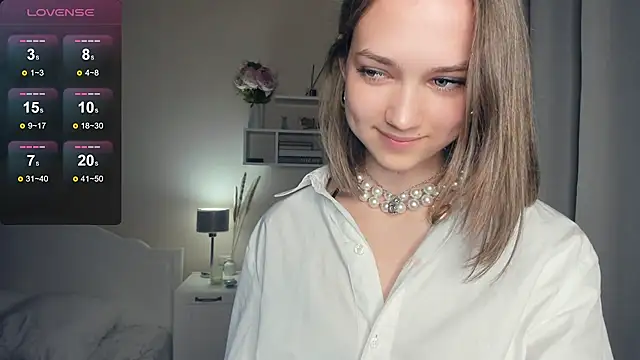 MaeKotick nude live chat in sexy room