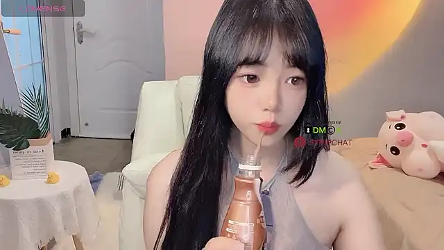 N21-77N nude live chat in sexy room