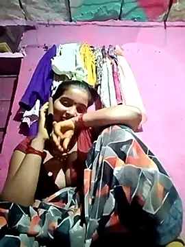 Poonamdhillo nude live chat in sexy room