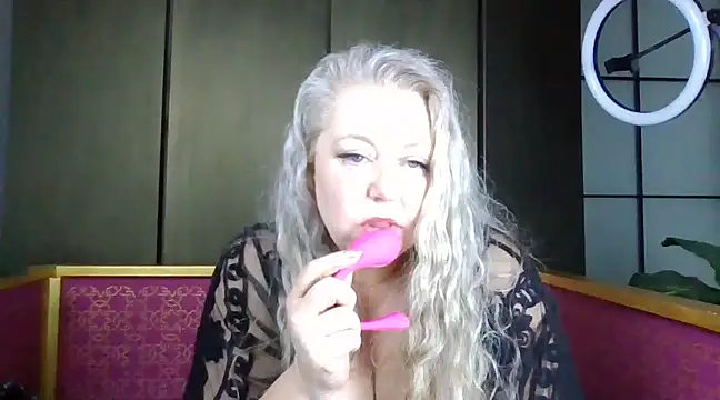 RealJessica nude live chat in sexy room