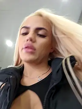 Santa__Monica nude live chat in sexy room