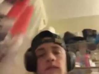 YoungBiGHung nude in hot sex Live chat