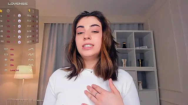ZaleviCare nude live chat in sexy room