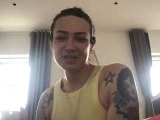 Angelina-Cage nude in hot sex Live chat