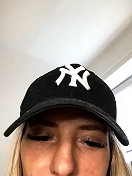 ElsDeex nude live chat in sexy room