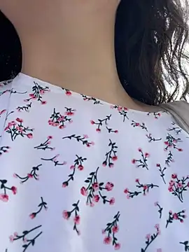 Lina_twin nude live chat in sexy room