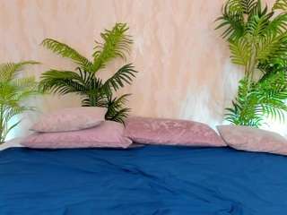 Rinn-Pennc nude in hot sex Live chat