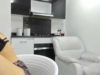 CaroliineEvans nude in hot sex Live chat
