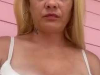 danicaitzyy26 nude in hot sex Live chat