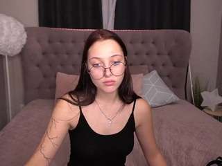 HoneyMildred nude in hot sex Live chat