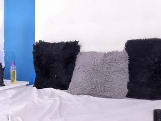KENDAL, ? nude in hot sex Live chat
