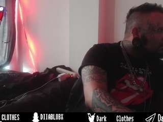 darkclothes nude in hot sex Live chat