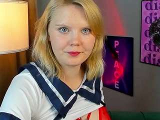 Essie-Fanning nude in hot sex Live chat
