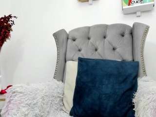Alanna-Jonnes nude in hot sex Live chat