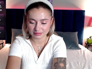 AmileRoxy nude in hot sex Live chat