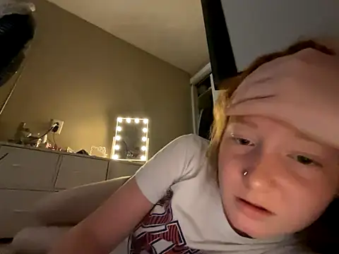 Gingerbabe18 nude live chat in sexy room
