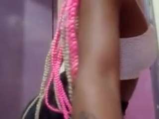 Queen Roxanne nude in hot sex Live chat