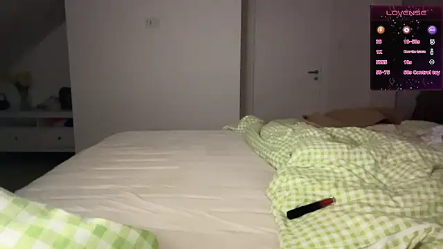 AlyssaOrient nude live chat in sexy room