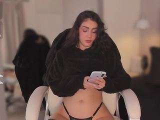 Ari Kohler, ?? nude in hot sex Live chat