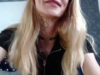 HarleyVee nude in hot sex Live chat