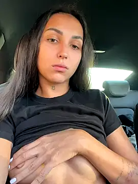 Keep_us_wild nude live chat in sexy room