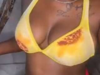 LieonEss nude in hot sex Live chat
