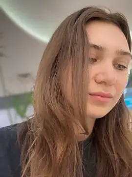 QuitieLia nude live chat in sexy room