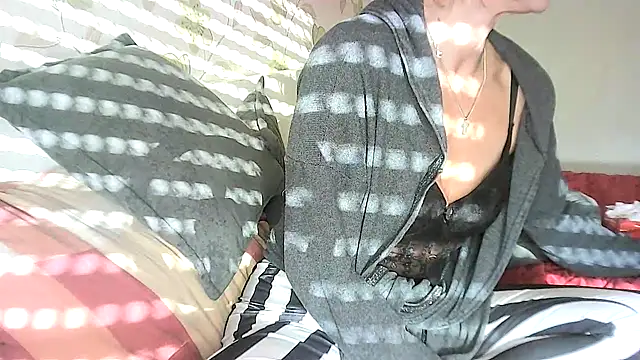 Yola181 nude live chat in sexy room