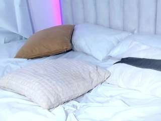 Daphne Bridge nude in hot sex Live chat