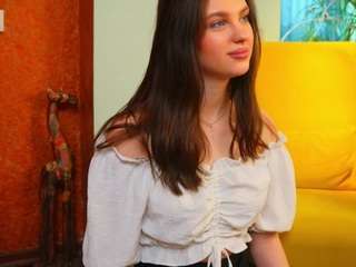 QueenieHarwick nude in hot sex Live chat