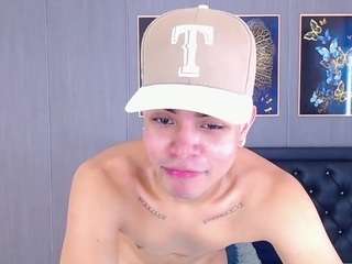 Santyalvarez19 nude in hot sex Live chat