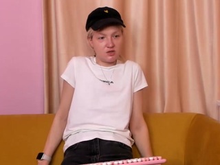 GloriaLarrson nude in hot sex Live chat
