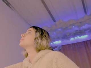 LauuG nude in hot sex Live chat