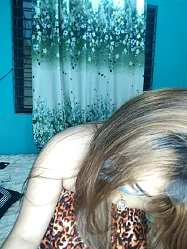 Priyanka-1 nude live chat in sexy room