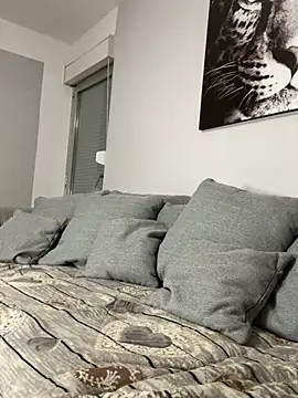 Emiliamaus nude live chat in sexy room