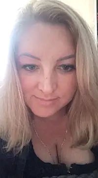 Snowball3021 nude live chat in sexy room