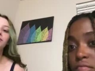 hunnybee-alleh nude in hot sex Live chat