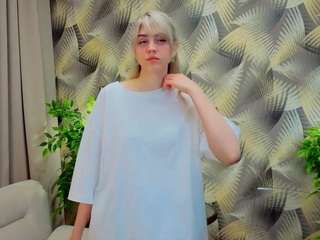 LynnBrinson nude in hot sex Live chat
