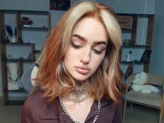 LynnCordner nude in hot sex Live chat