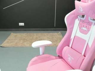 cute-luucy nude in hot sex Live chat