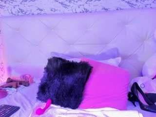 LILI-TAYLORR nude in hot sex Live chat