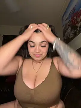DANELYK nude live chat in sexy room