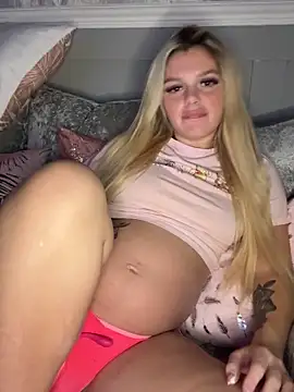 Irish_BarbieMilfx nude live chat in sexy room